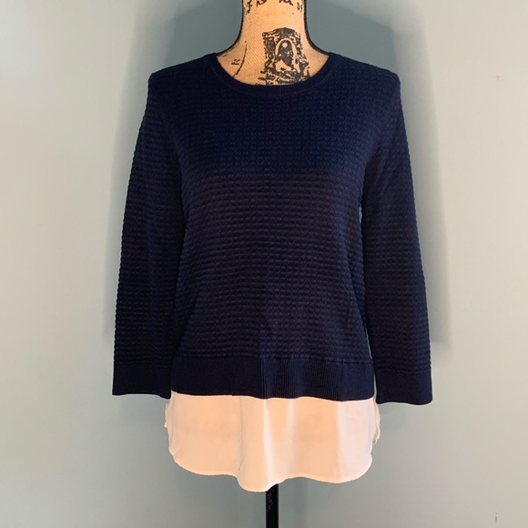 Loft M ladies blue and cream top. Flattering fit. Versatile. - Picture 1 of 6